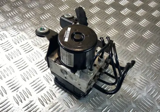 Volvo XC70 ABS Pump 30681619