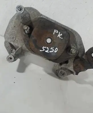 Nissan X-Trail T32 Engine mount bracket 112204BB0A H220