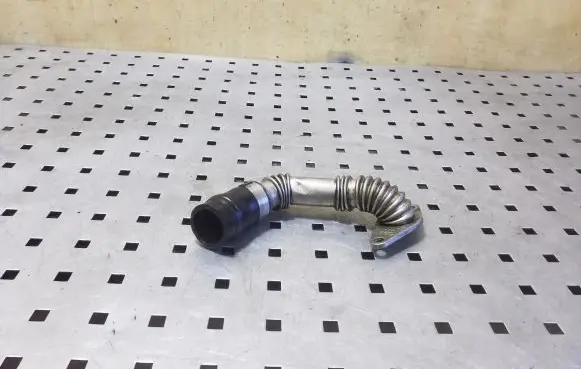 Audi TT TTS Mk2 Breather/breather pipe/hose 06F103213N