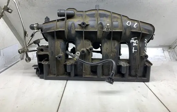 Audi A4 S4 B7 8E 8H Intake manifold 06F133201N