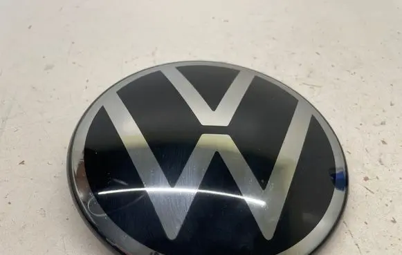 Volkswagen Tiguan Manufacturer badge logo/emblem 5NA853601M