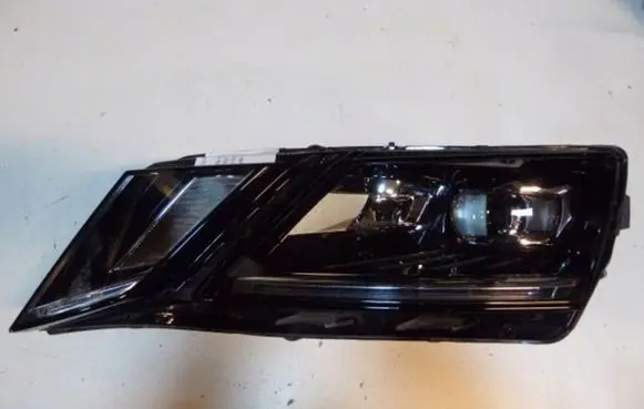 Skoda Octavia Mk3 (5E) Headlight/headlamp 5E1941015D