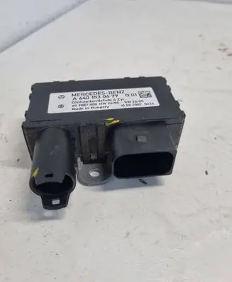 Mercedes-Benz B W245 Glow plug pre-heat relay A6401530479 899087000 10092007234