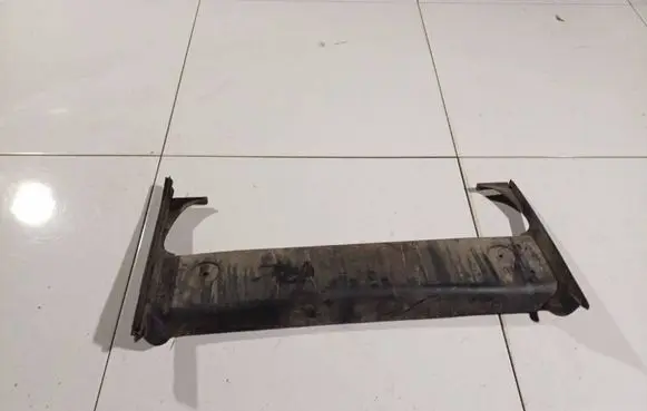 Volvo S60 Radiator mount bracket 8662955