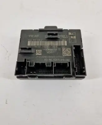 Volkswagen PASSAT B8 Door control unit/module 5Q0959593B