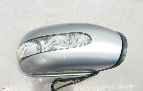 Mercedes-Benz E W211 Front door electric wing mirror 413133420