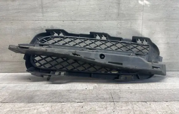 Jaguar XF X250 Front bumper lower grill 8X2315K233BC