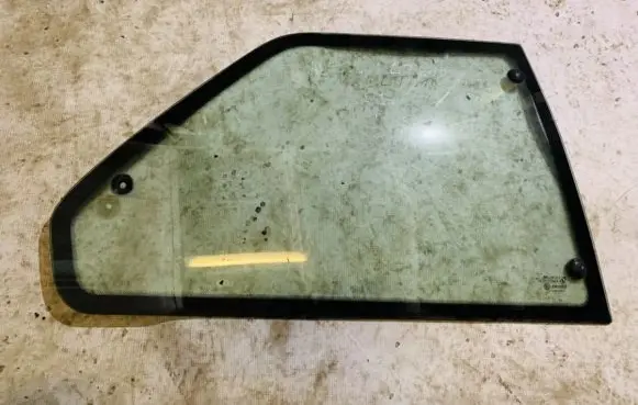 Rear side window