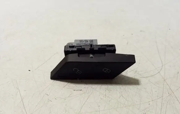 Volkswagen PASSAT B8 Central locking switch button 3G0962126A