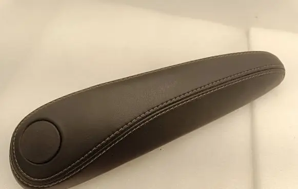 Chrysler Pacifica Armrest 5SK82TRMAD