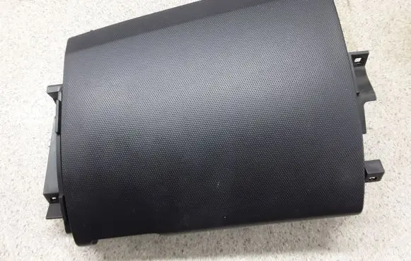 Nissan X-Trail T30 Glove box 68275EQ400