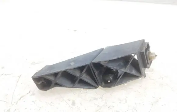Volkswagen Touareg II Rear bumper mounting bracket