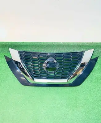 Nissan Juke II F16 Front bumper upper radiator grill 623106PA0A
