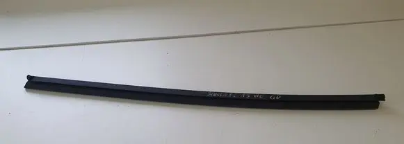 Hyundai Santa Fe Rubber seal rear door window/glass 