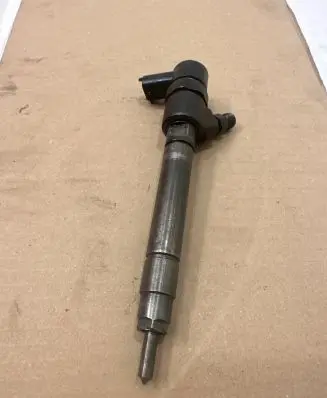 Volvo V70 Fuel injector 0445110078