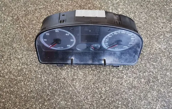Volkswagen Caddy Speedometer (instrument cluster) 2K0920840E