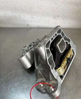 Renault Master III Gearbox mount 