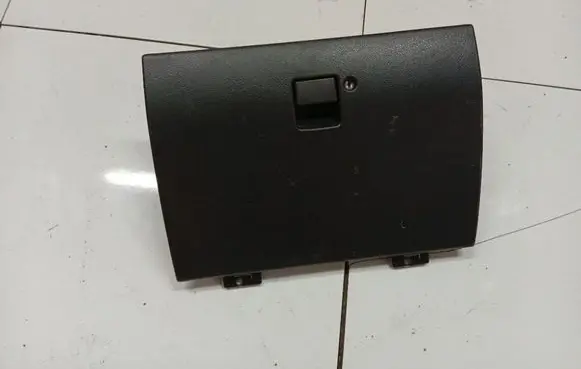 Opel Frontera B Glove box