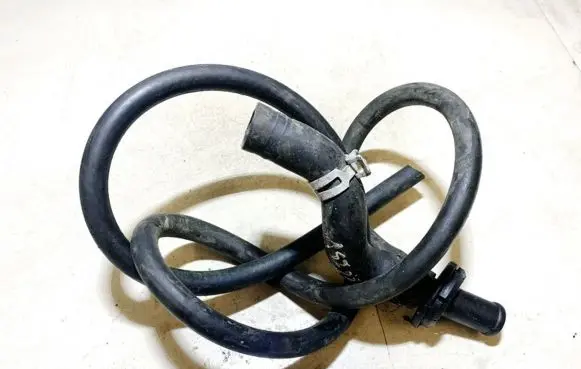 Mercedes-Benz E W210 Engine coolant pipe/hose 210832