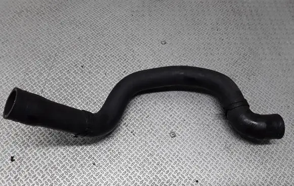 Volkswagen Touran I Engine coolant pipe/hose