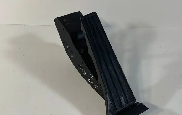BMW 7 E65 E66 Accelerator throttle pedal 6766930 676693002 3542676693002