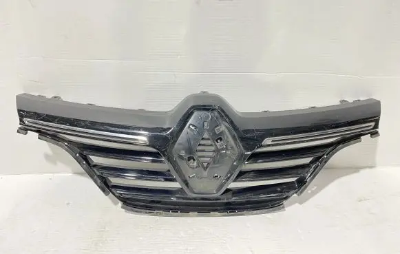 Renault Megane III Front bumper upper radiator grill 622562805R