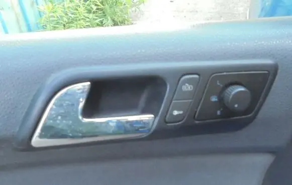 Volkswagen Polo Front door interior handle 