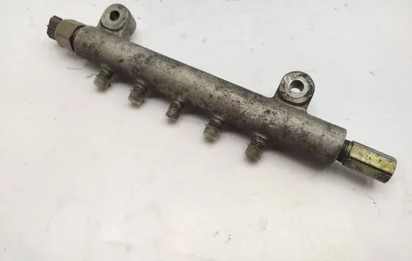 Nissan X-Trail T30 Fuel main line pipe