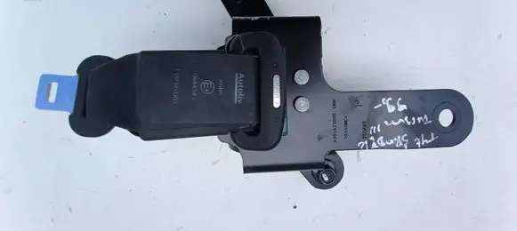 Middle seatbelt (rear)