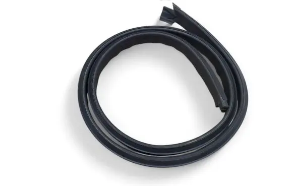 Maserati Levante Rubber seal front door window/glass 670034255
