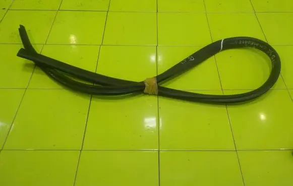 Renault Megane III Front door rubber seal PRZOD