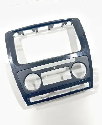 Volkswagen Golf VI Radio/GPS head unit trim 