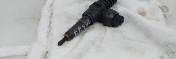 Volkswagen PASSAT B5.5 Fuel injector 038130073BA 0414720216