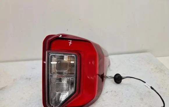 Ford Explorer VI Rear/tail lights LB5B-13404-CG