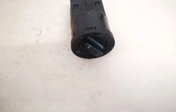 Skoda Fabia Mk2 (5J) Light switch