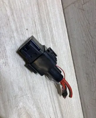 BMW 1 F20 F21 Coolant fan relay 9207913