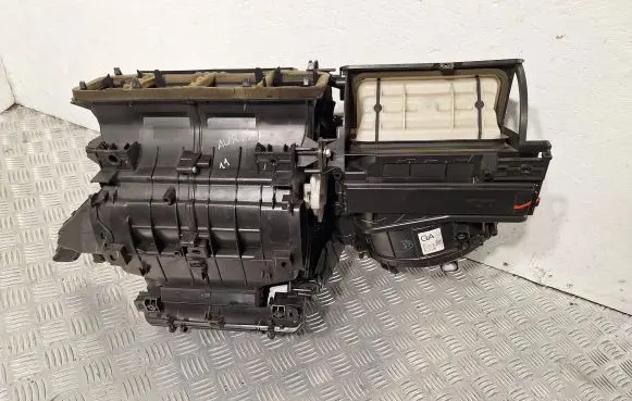 Toyota Auris 150 Interior heater climate box assembly 8701002C60 8705002A00 8713002320