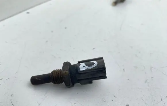 Toyota Avensis T220 Coolant temperature sensor 8942235010