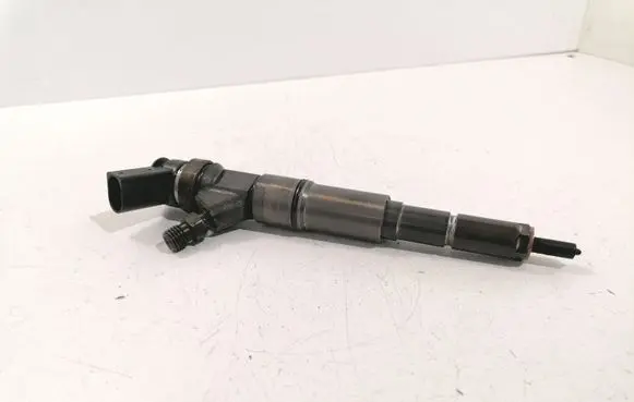 BMW 5 E60 E61 Fuel injector 0445110131 7789661