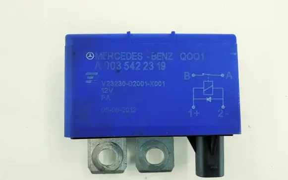 Mercedes-Benz A W176 Battery control module 0035422319 A0035422319