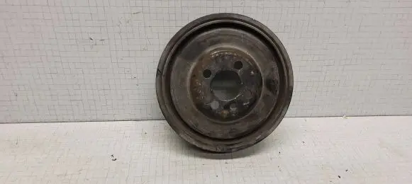Volkswagen PASSAT B6 Crankshaft pulley 03G105243