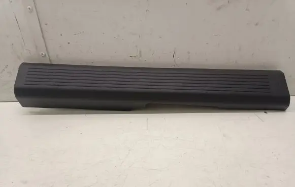 Nissan Qashqai J12 Front sill trim cover 769B46UM0A