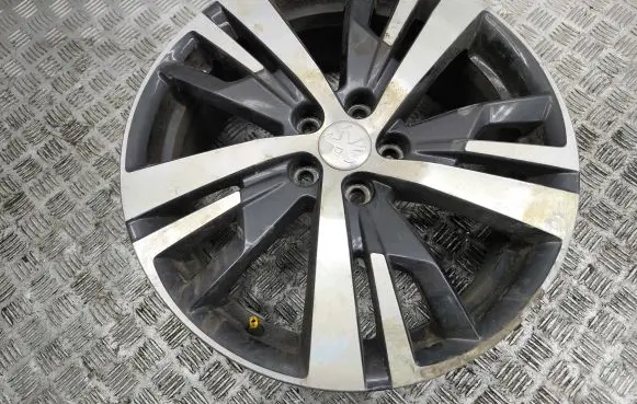 R18 alloy rim