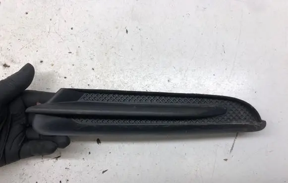 Opel Mokka Front bumper upper radiator grill 95235062