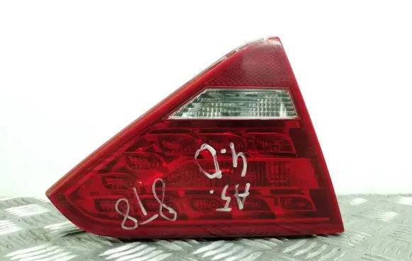 Audi A5 8T 8F Tailgate rear/tail lights 8T0945093A