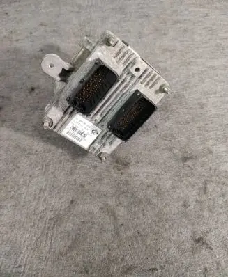 Fiat 500 Engine control unit/module ECU 51829843 6160144407 77KHBVN71