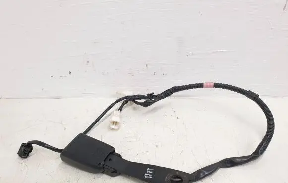 Lexus IS 220D-250-350 Front seatbelt buckle E034501 B480