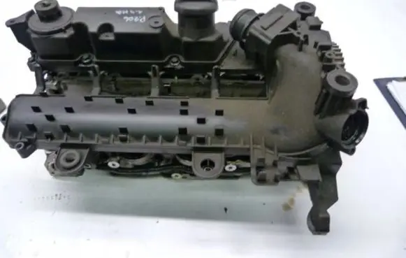 Peugeot 206 Engine head 