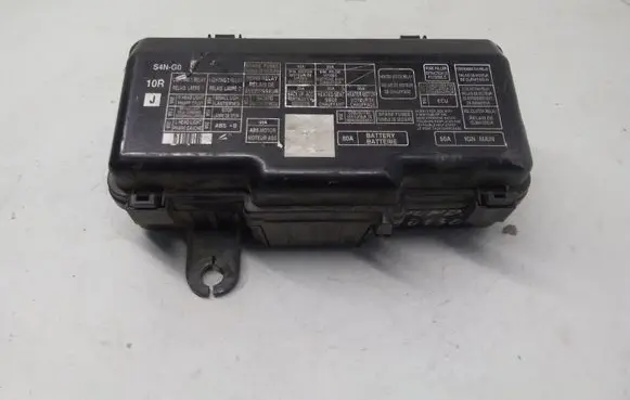 Honda HR-V Fuse module S4NG0