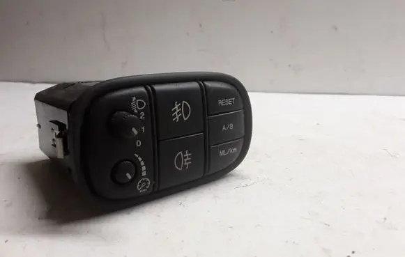 Jaguar S-Type Light switch 2R8311654